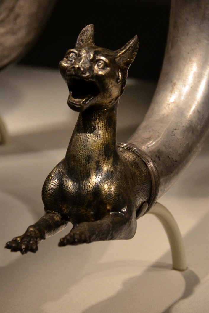 Iranian Wine Horn With Lynx Protome From 1st Century BCE - 1st Century CE Iranian Wine Horn With Lynx Protome From 1st Century BCE - 1st Century CE