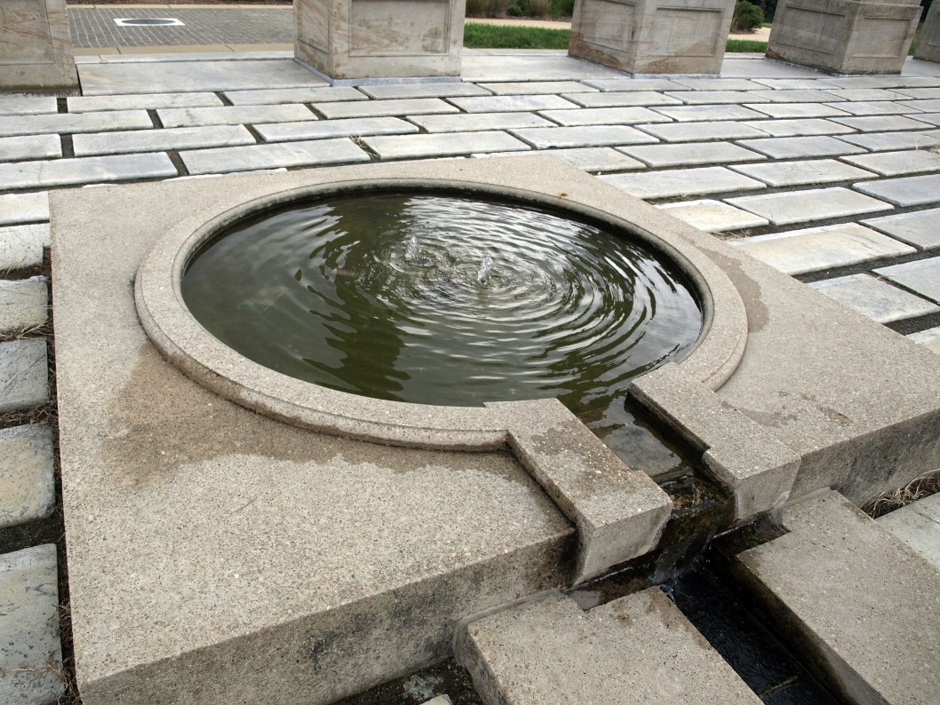 Round Fountain Round Fountain